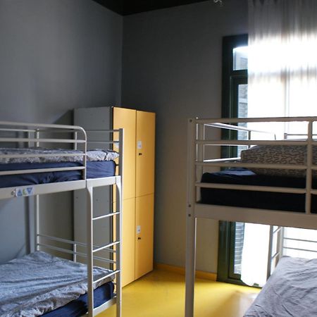 Sleep Green - Certified Eco Youth Hostel Барселона Номер фото