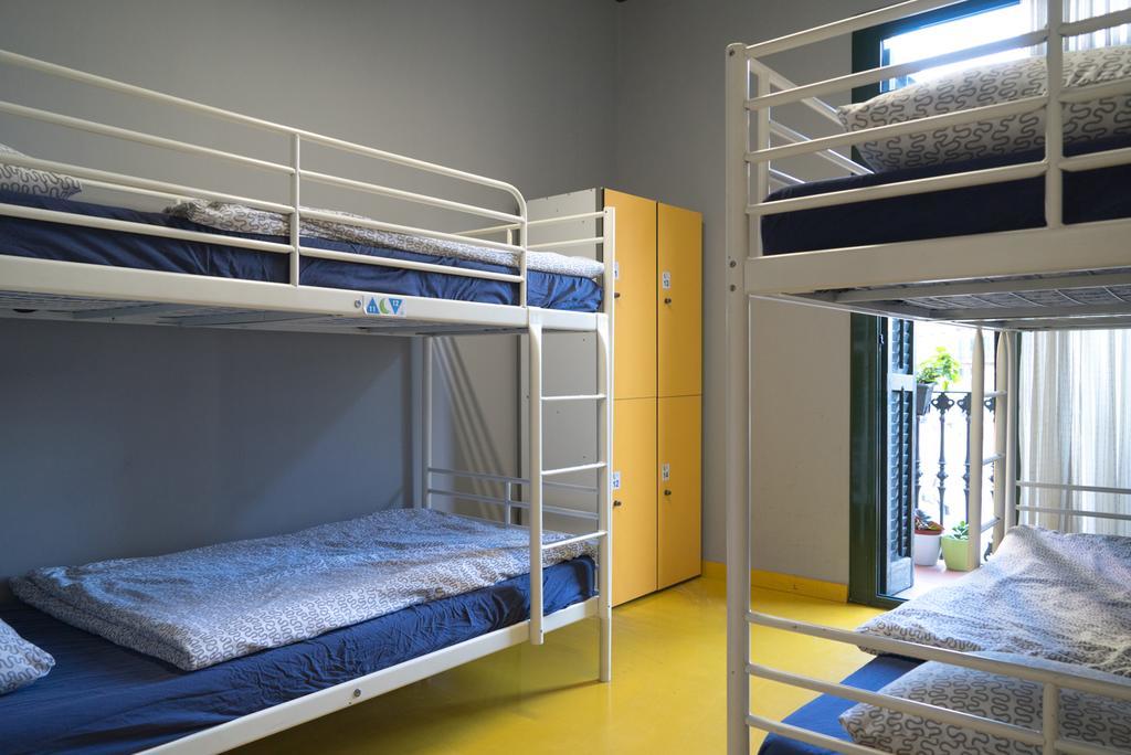 Sleep Green - Certified Eco Youth Hostel Барселона Екстер'єр фото