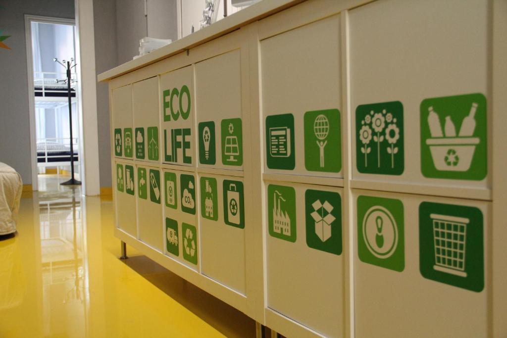 Sleep Green - Certified Eco Youth Hostel Барселона Екстер'єр фото