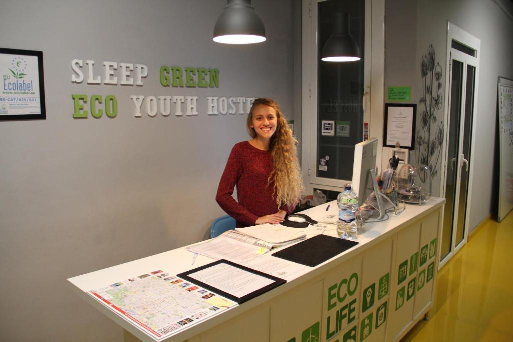 Sleep Green - Certified Eco Youth Hostel Барселона Екстер'єр фото