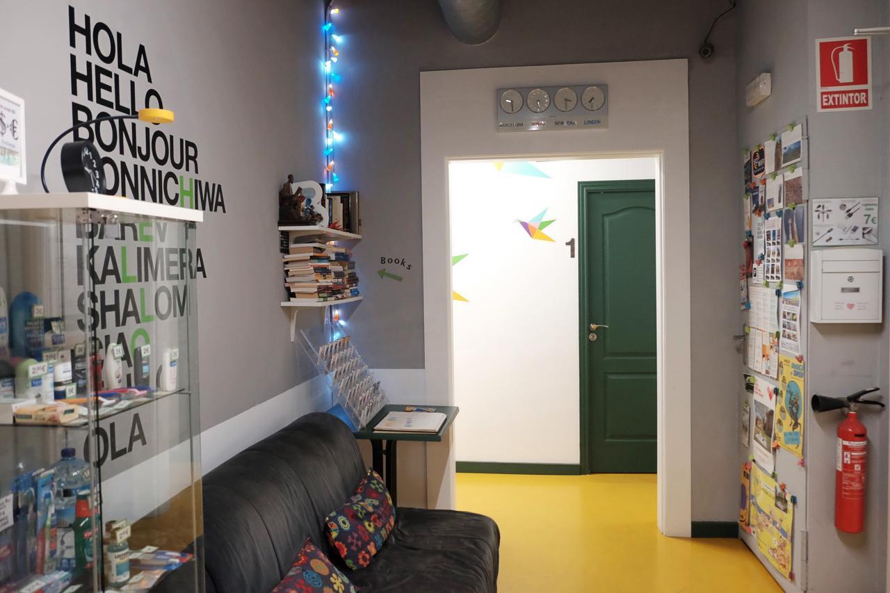 Sleep Green - Certified Eco Youth Hostel Барселона Екстер'єр фото