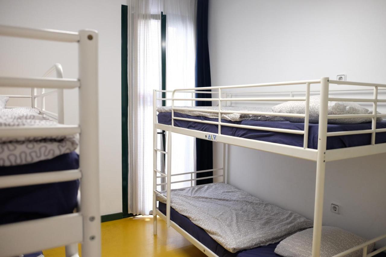 Sleep Green - Certified Eco Youth Hostel Барселона Екстер'єр фото